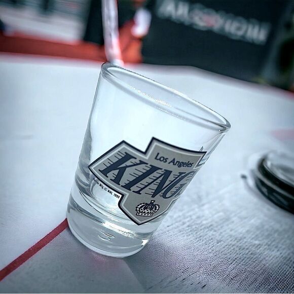 LA Kings l NHL l 4 oz Shot Glass l EUC - Picture 10 of 10